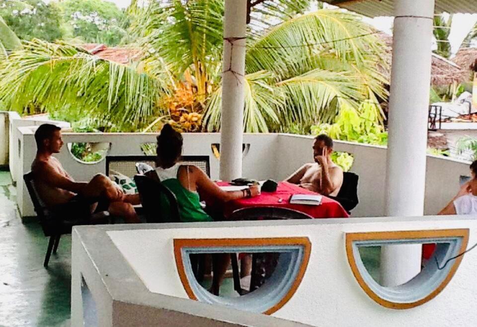 Sunrise Guest House & Restaurant Tangalle Buitenkant foto