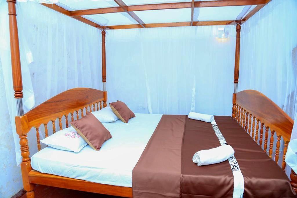 Sunrise Guest House & Restaurant Tangalle Buitenkant foto