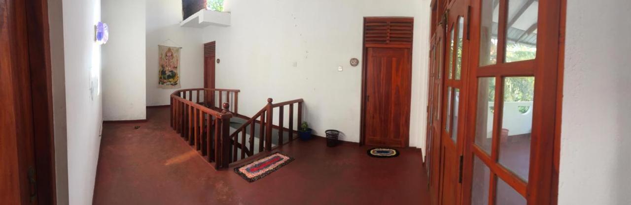 Sunrise Guest House & Restaurant Tangalle Buitenkant foto