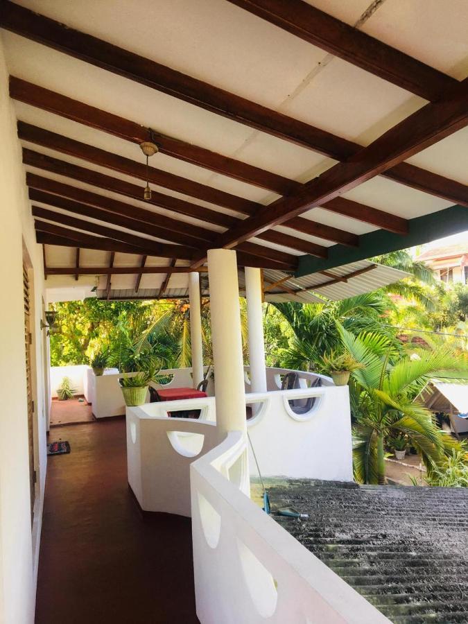 Sunrise Guest House & Restaurant Tangalle Buitenkant foto