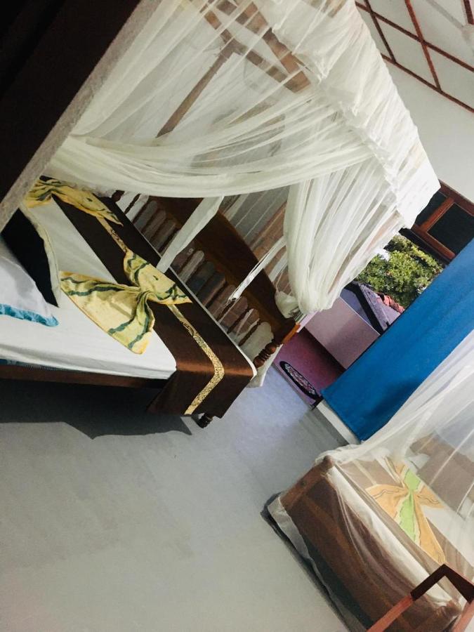 Sunrise Guest House & Restaurant Tangalle Buitenkant foto