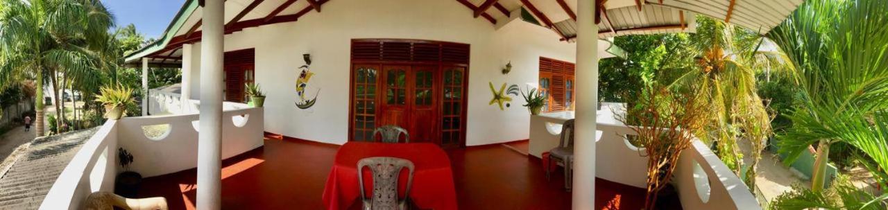 Sunrise Guest House & Restaurant Tangalle Buitenkant foto