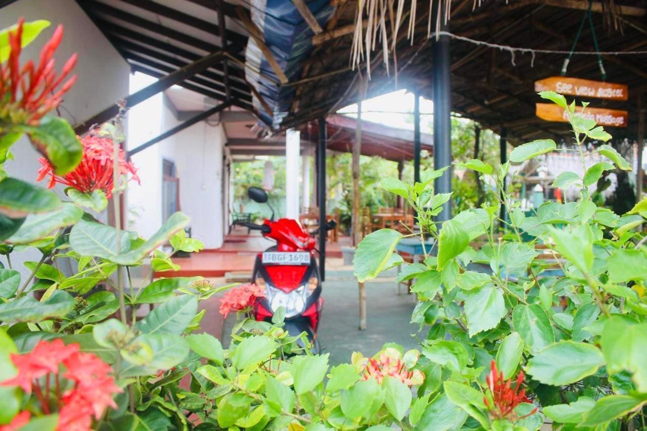 Sunrise Guest House & Restaurant Tangalle Buitenkant foto