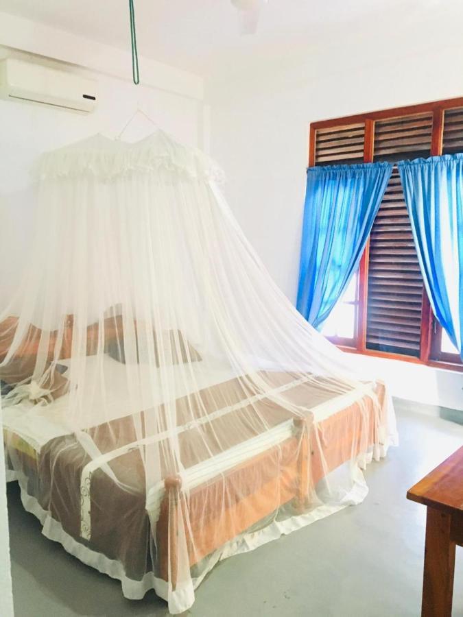 Sunrise Guest House & Restaurant Tangalle Buitenkant foto