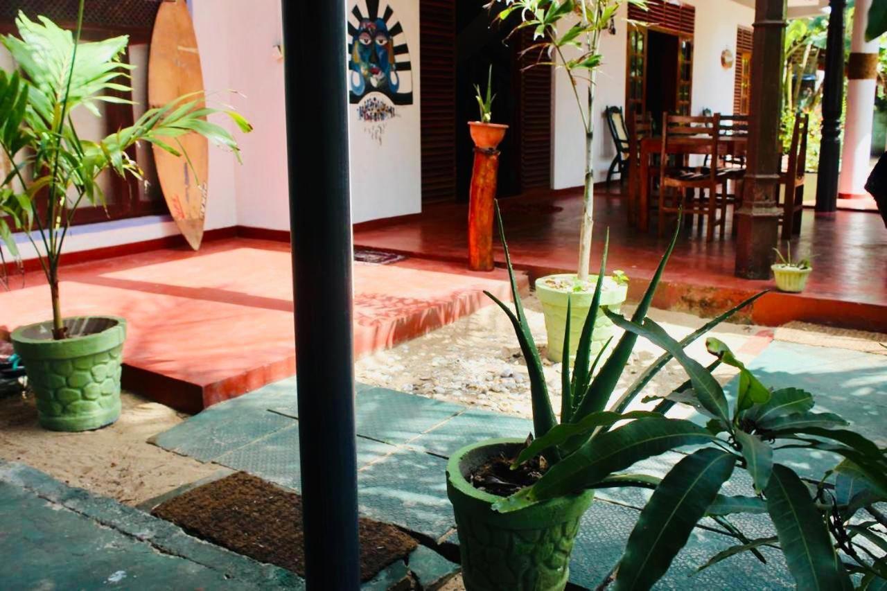 Sunrise Guest House & Restaurant Tangalle Buitenkant foto